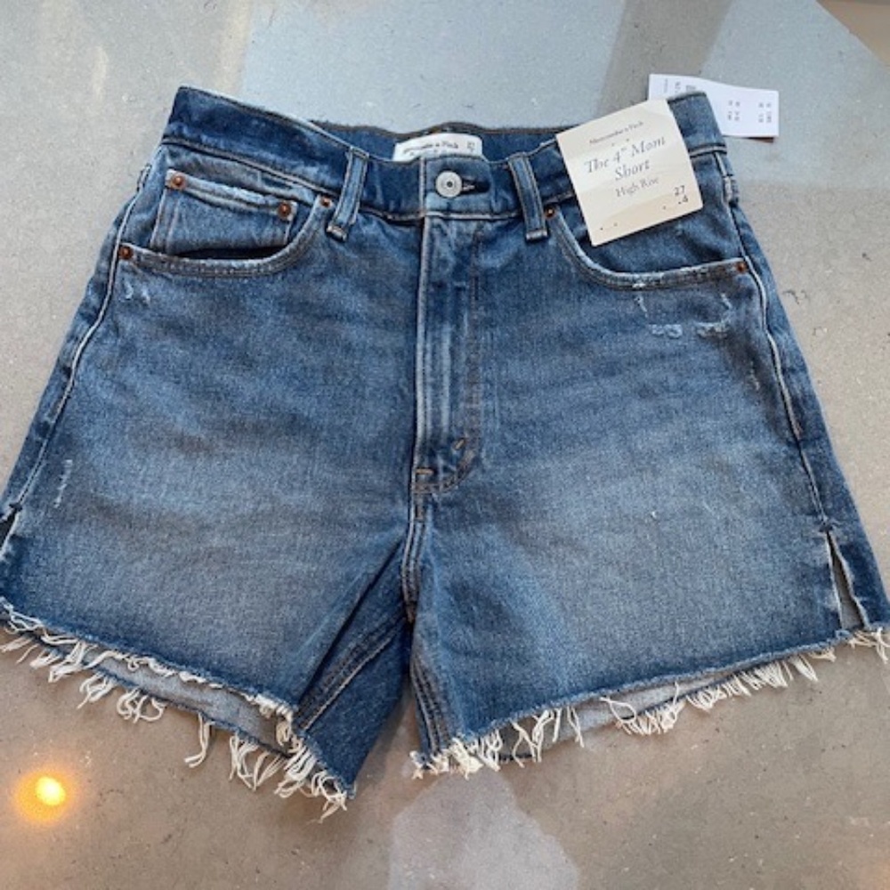 Abercrombie - 4” Mom Medium Blue Distressed Size 27